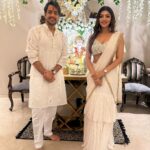 Akanksha Puri Instagram - I feel so blessed this year 💕It has been such a beautiful experience this Ganesh Chaturthi ❤️ Thanks @gauravsbajaj @vishal.singh786 for having me over to seek blessings from your Bappa 🙏😊 . #ganpatibappamorya #festivevibes #ganeshchaturthi #indian #ethinicwear #fashion #style #picoftheday #photooftheday #fitness #fitandfabulous #beingme #akankshapuri #❤️ . Outfit @pritisahnidesigns Styled by @litittlepuffsofhappiness @styleitupwithraavi