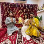 Akanksha Puri Instagram - I feel so blessed this year 💕It has been such a beautiful experience this Ganesh Chaturthi ❤️ Thanks @gauravsbajaj @vishal.singh786 for having me over to seek blessings from your Bappa 🙏😊 . #ganpatibappamorya #festivevibes #ganeshchaturthi #indian #ethinicwear #fashion #style #picoftheday #photooftheday #fitness #fitandfabulous #beingme #akankshapuri #❤️ . Outfit @pritisahnidesigns Styled by @litittlepuffsofhappiness @styleitupwithraavi