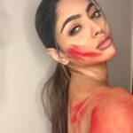 Akanksha Puri Instagram - Gulaal ho …toh Laal ho ….❤️ . whats your favourite colour for Gulaal ???? . . Happy Holi ❤️ #happyholi #festive #festivevibes #rang #laal #beingme #akankshapuri #❤️