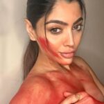 Akanksha Puri Instagram - Gulaal ho …toh Laal ho ….❤️ . whats your favourite colour for Gulaal ???? . . Happy Holi ❤️ #happyholi #festive #festivevibes #rang #laal #beingme #akankshapuri #❤️