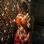 Akanksha Puri Instagram - Introducing Aabha from “Shringarika “ Story of a warrior Princess 🔥❤️ . . #comingsoon #shringarika #akankshapuri @atrangiiapp @vibhuagarwalofficial @niveditabasu