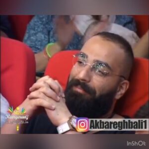 Akbar Eghbali Instagram - هنوزم میشه بخشید همو🙏🙏
امیدوارم خداوند به ما انقدر قدرت بده که تو سخت ترین شرایط بتونیم ببخشییم.کیا موافقن؟؟
#حمیدصفت #اکبر_اقبالی #هنر #هنرمند