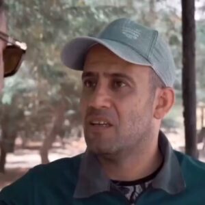Akbar Eghbali Instagram - توى اين روزا بايد بيشتر هواى همديگه رو داشته باشيم، مخصوصاً هواى مستأجراى عزيز رو.
بین کسانی که بیشترین کامنت وتگ کرده باشن هزینه سفر به جزیه کیش پرداخت میشه دوستون دارم❤️❤️
