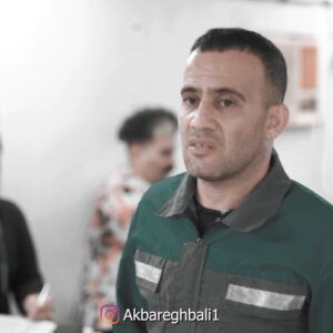 Akbar Eghbali Instagram - به نظر شما كار درستى كردم كه كيفشو بهش دادم يا نه، بهش نميدادم تا حسابى تنبيه بشه؟