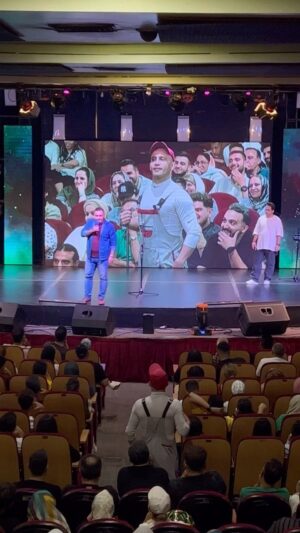 Akbar Eghbali Instagram - حواسمون باشه تو زندگیمون چی رو از دست میدیم و به جاش چی بدست میاریم✋

#ایران #اکبر_اقبالی #خنده #تهران #مشهد
