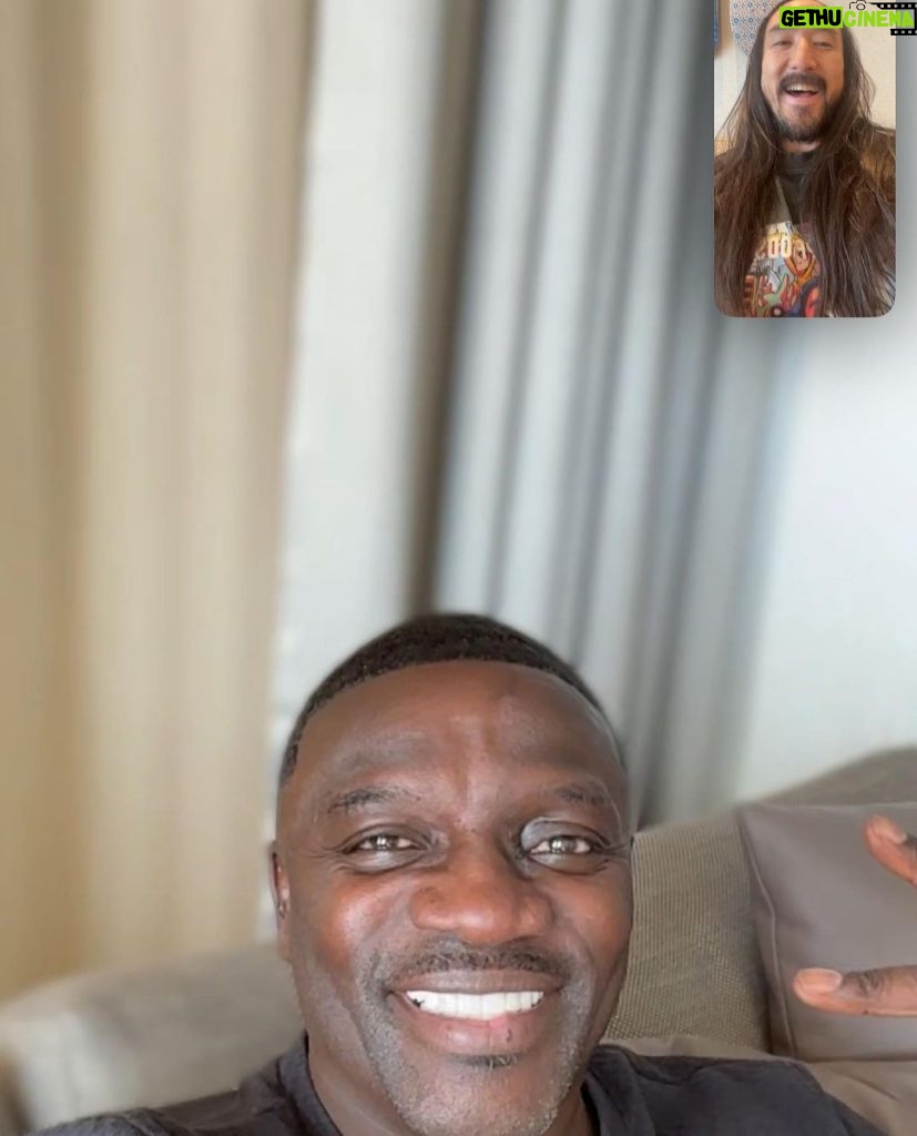 Akon Instagram - Locked up out todaaaaaaay!!!! Had to bring it back with a whole new vibe! Let’s goooooo!! @akon @trinixmusic