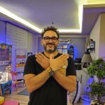 Akram Hosni Instagram - ‎الأوقات الصعبة في كتير من الأحيان بداية لكل قصة جميلة. النجاح قصة بدايتها الشجاعة والأمل. إيه قصتك؟ The hardest times are often the beginning of beautiful stories. Success is a story that starts with courage and hope. What’s yours? #وراها_قصة @vantagecommunications