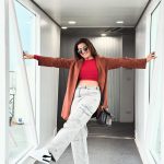 Akshara Singh Instagram - Is 📸 spot pe sirf mera haq hai 🤣 #aksharasingh #flying ✈️