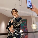 Akshara Singh Instagram - Wear black be gold 🫶🏻✨ . . . . Wearing @soniyagofficial Jewellery @dillanoluxuriousjewels @fashion_stylist_7 💄 @ps_makeover29 💆‍♀️ @sankpalsavita #aksharasingh