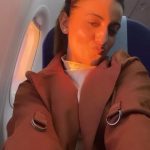 Akshara Singh Instagram - My favourite moment in time is when the sky goes from pink to orange to gold ✨ #magichour Varanasi ✈️ Delhi #aksharasingh
