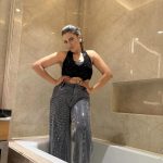 Akshara Singh Instagram – Caption this ♥️✨
.
.
.
.
.
I’ll choose the best one

#aksharasingh #diamonds #lfl #bathtub #instaphoto