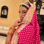 Akshara Singh Instagram - Being the twinkle of the night in banarasi lehenga ✨♥️ . . . . . . . 🥻 @jarierabanaras 💎 @jewelkartfashion #aksharasingh #lfl #banarasi #lehnga #indian #look