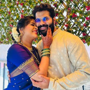 Akshaya Deodhar Instagram - 1 year down, forever to go ! ❤️

Happy anniversary @hardeek_joshi 🩷🥂

Thank you for being my husband , my partner, my lover and my best friend 😘
I love you 🥰