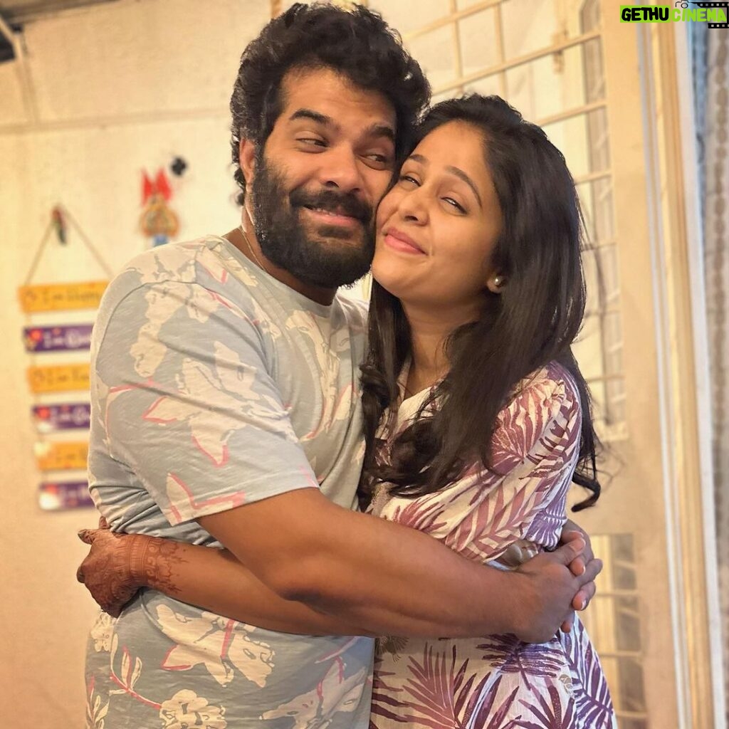 Akshaya Deodhar Instagram - 1 year down, forever to go ! ❤️ Happy anniversary @hardeek_joshi 🩷🥂 Thank you for being my husband , my partner, my lover and my best friend 😘 I love you 🥰