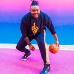 Alain-Gloirdy Bakwa Malary Instagram - Dribble en @heavinessofficial 🏀 #cestbondeja #basketball #plussize #plussizemodel #bigandtall #makao #makaoss11 #teammakao #plusmalefashion #bodypositive #positivevibes #tallman #jordan Pigalle Basketball