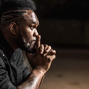 Alain-Gloirdy Bakwa Malary Instagram - Ne jamais perdre de vue ses objectifs... 💪🏾 #staystrong #stayfocus #strenght #ss11 #makao #makaoss11 #secretstory11 #secretstory #teammakao #cestbondeja #waicestbon #bigandtall #plussize #bigmen #plusmalefashion