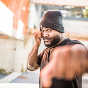 Alain-Gloirdy Bakwa Malary Instagram - Makao signifie « prendre K.O » 🥊 , vous comprenez mieux maintenant ?😂 #teammakao #makao #makaoss11 #ss11 #secretstory #plussize #bigandtall #bigmen #plusmalemodel