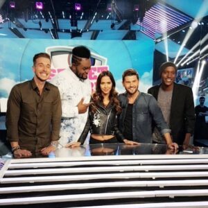 Alain-Gloirdy Bakwa Malary Instagram - Ça fait plaisir de revenir sur le plateau! Vous étiez devant Nt1 ma #teammakao ? 📺 #ss11 #makao #waicestbon #secretstory #secretstory11 #endemol #debrief