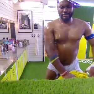 Alain-Gloirdy Bakwa Malary Instagram - Makao huilé en mode sexy ménage 🔥😵 #hot #sexy #sexymenage #hotguy #makao #secretstory11 #makaoss11 #campusdessecrets #grandetaille #bigandtall #ss11
#teammakao #cavabeaugosse #waicestbon #secretstory11 #secretstory