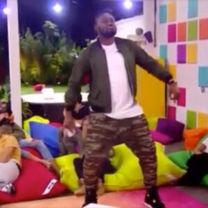 Alain-Gloirdy Bakwa Malary Instagram - On se lasse pas de le voir danser... "C'est bon!" 🤣😂 #SS11 #makaoss11 #makao #secretstory11 #campusdessecrets #teammakao #cestbon #cavabeaugosse #secretstory #mistersecret #twerk