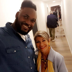 Alain-Gloirdy Bakwa Malary Instagram - Une soirée de dingue chez @tpmptv sur @c8lachaine 🙌🏾 Merci pour l’invitation 🔥 @pascalsoetens @b_castaldi @menes_pierre @isabellemoriniboscoff @cyrilhanouna @charlestheyssier #tpmp #c8 #makao #teammakao #sumo #secretstory #ss11 Vous étiez devant ? 📺
