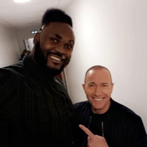 Alain-Gloirdy Bakwa Malary Instagram - Une soirée de dingue chez @tpmptv sur @c8lachaine 🙌🏾 Merci pour l’invitation 🔥 @pascalsoetens @b_castaldi @menes_pierre @isabellemoriniboscoff @cyrilhanouna @charlestheyssier #tpmp #c8 #makao #teammakao #sumo #secretstory #ss11 Vous étiez devant ? 📺