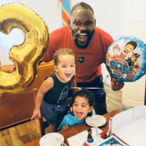 Alain-Gloirdy Bakwa Malary Instagram - Déjà 3 ans pour mon Enzy 🥳 Vous aussi vos enfants kiffent Pat’patrouille ? 😂 #family #monsang #pawpaw #cestbondeja #love #dadandson