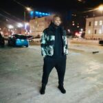 Alain-Gloirdy Bakwa Malary Instagram - Vous me préférez les cheveux attachés ou détachés ? #bigandtall #hairstyle #plussize #cestbondeja Russia