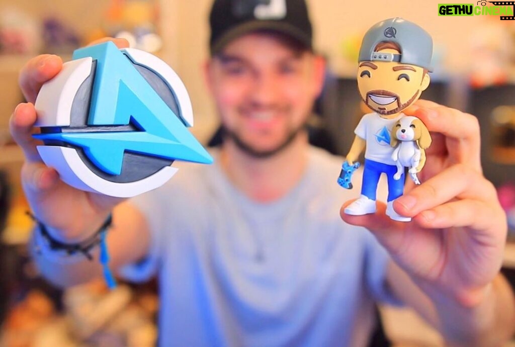 Alastair Aiken Instagram - My very own Ali-A YouTooz figures! 😄🙌🏻 Comment '🎮' on this post + follow @youtooz for a chance to win my Youtooz figure, signed by me! I’ll pick a winner from the comments tomorrow, before it releases Friday at 3pm EST! Good luck!