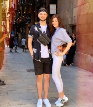 Alastair Aiken Instagram - Exploring Barcelona 😊🇪🇸