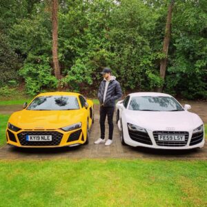 Alastair Aiken Instagram - New or old? 🤔🏎 📸 (@carms)