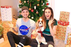 Alastair Aiken Instagram - Hit ❤️ if you’re excited for Christmas! 😄🎁🎄