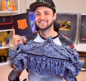 Alastair Aiken Instagram - It’s finally here... Who’s hyped for #BO4? 😄🙌🏻🎮