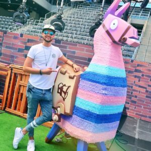 Alastair Aiken Instagram - Found a Llama! 🎁

I finally posted my vlog of the amazing Fortnite PRO-AM tournament on YouTube. Thanks for all the positive comments! 😄👊🏻💙