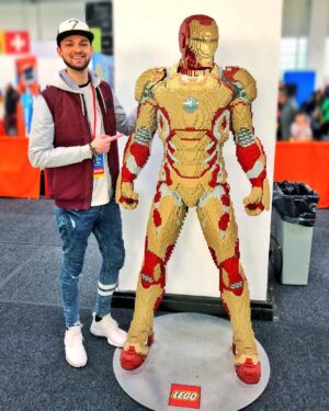 Alastair Aiken Instagram - Meet Iron Man ☑️ #LEGOliveNYC