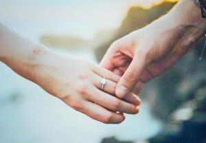 Alastair Aiken Instagram - She said “Yes”! 💙💚💍
