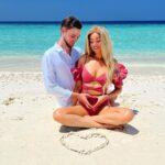 Alastair Aiken Instagram - 2022 was an incredible year! 🥳 - Honeymoon’d in the Maldives - Launched my Fortnite Icon skin - Had our first baby, little Theo - Reached 10 Million subscribers on my 2nd channel Thank you everyone! 🙏🏻💙