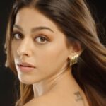 Alaya F Instagram - I’m ready for the spotlight 🌟 With TRESemmè Gloss Ultimate Serum! It makes my hair shiny and leaves it with the glossiest finish. It elevates every look of mine! Get your TRESemmè Gloss Ultimate serum today 🖤 Head on to the @tresemmeindia bio & shop now! #ad #TRESemme #TresemmeIndia #GlossUltimate #HairSerum #HairStyling #HeatStyling #SalonSmoothHair #SalonAtHome #Haircare #ShinyHair #GlossyHair #HealthyHair #ProfessionalHairCare #HaircareCommunity #GoodHairDays #TresemmeHair #TresemmeHaircare #Tresemmepartner #sponsorship