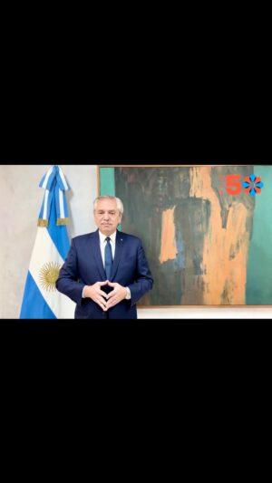 Alberto Fernández Instagram - El Presidente @alferdezok nos comparte su recuerdo del 11 de septiembre de 1973 a #50AñosDelGolpe y llama a promover el respeto a los DD.HH., en tiempos en que se ven amenazados en gran parte del mundo. Seguimos adelante convencidos de que los problemas de la democracia se deben resolver con #DemocraciaSiempre.
