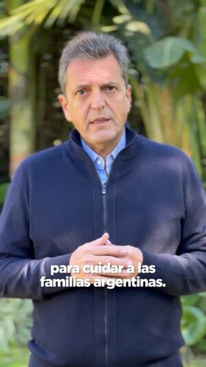 Alberto Fernández Instagram - Tras los efectos de la devaluación y la inflación, les encomendé a los ministerios de @trabajoar, @mdsnacion y @economia_arg, que promuevan una serie de medidas para mejorar el ingreso de las y los jubilados y trabajadores formales e informales.

El ministro @sergiomassaok explica aquí el programa que empezamos a poner en marcha para que el ingreso de las y los más vulnerables no se vea afectado.