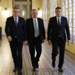 Alberto Fernández Instagram - Unidos por la patria, compartimos una nueva reunión del Gabinete nacional. Trabajar por el presente y el futuro de la Argentina es el camino para seguir creciendo 🇦🇷