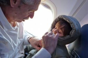 Alberto Fernández Instagram - Nuestro primer viaje solos, en esa complicidad infinita del padre y su hijo. Confieso que estaba preocupado: descansamos tanto en que las madres saben todo que temía no poder resolver algo. Pero tuvimos dos días extraordinarios que incluyó recibir el amor de quien inspiró tu nombre. A cada paso, pude disfrutar de tu sonrisa, tu dulzura y tu sopresa. A mi edad, volver a vivir la experiencia de tu mano en la mía que disfruté por primera vez con tu hermano hace ya casi treinta años, es un regalo de la vida que no puedo dejar de agradecer.