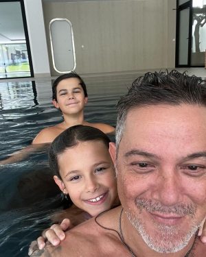 Alejandro Sanz Thumbnail - 293.7K Likes - Top Liked Instagram Posts and Photos