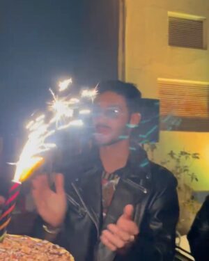 Alejandro Speitzer Instagram - De festejo 🎂
Soy acuario