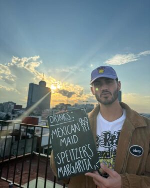 Alejandro Speitzer Instagram - De festejo 🎂
Soy acuario