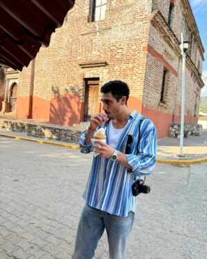 Alejandro Speitzer Instagram - Culichiiiitooooown
Mis paisanos, las mixtas, los tomateros, el agüita de cebada.. Lo que extrañaba mi tierra 🤍