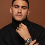 Alejandro Speitzer Instagram - Celebrando esta época con @bulgari 🤍 #Bulgari #MagnificentWonders #BulgariWatches #OctoRoma #Bzero1