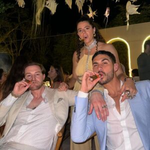 Alejandro Speitzer Instagram - Ooooh la la ❤️‍🔥
My friends.