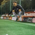 Aleksandr Tarasov Instagram - Наша команда «Родина Медиа» одержала первую победу над очень сильным соперником, финалистом МКС «БроукБойз»!🔥 Отличный старт для нас, спасибо всем кто поддерживает нас с самого начала и кто присоединяется по ходу!🤝 #РодинаМедиа только вперед!⚽️✊🏼 📷 @semka.vkvadrate