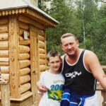Aleksandr Tarasov Instagram - Сегодня моему папе исполнилось бы 75 лет! Вечная память и огромная любовь!❤️🙏🏻 Зацените на второй фотке, у меня соска, а батя на новом стиле!🔥 Вот в кого я шарю за шмот!☺️